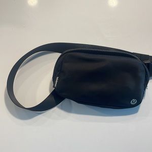Lululemon Everywhere Belt Bag